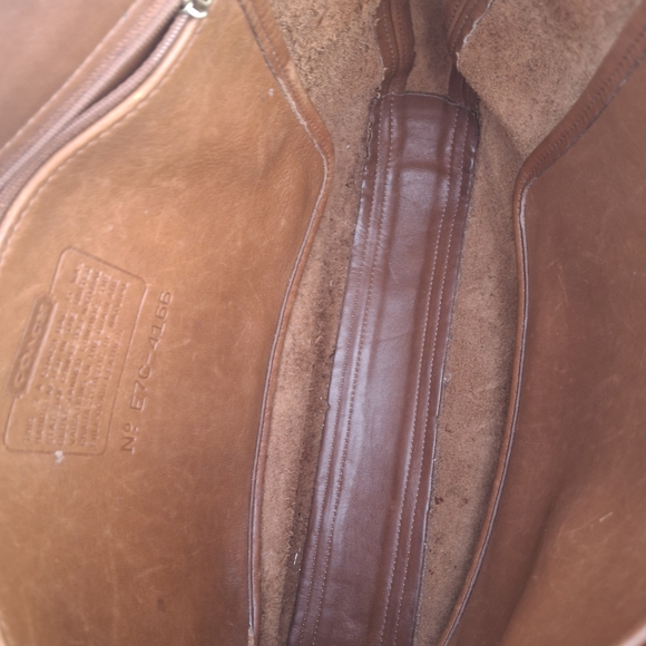 Classic Brown Leather Shoulder Bag with Buckle - Picture 11 of 15